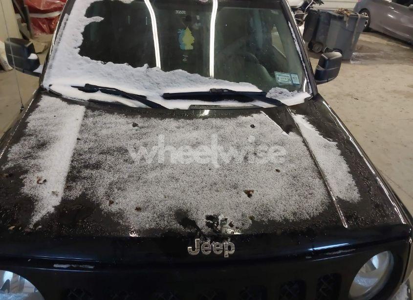 Photo 6 of 2015 Jeep Patriot LATITUDE (VIN 1C4NJRFB1FD244922)