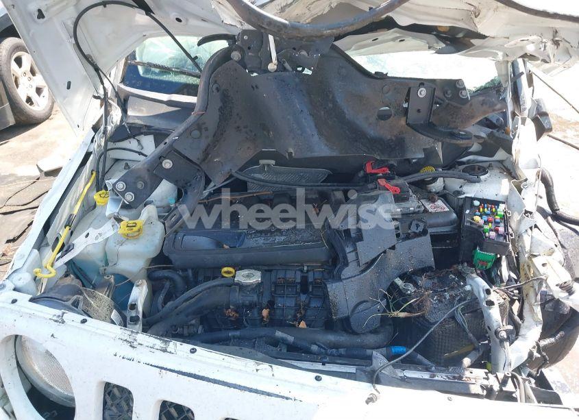 Photo 10 of 2015 Jeep Patriot LATITUDE (VIN 1C4NJRFB1FD292517)