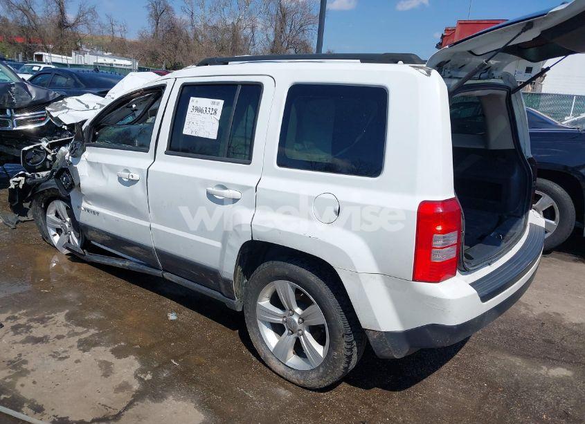 Photo 3 of 2015 Jeep Patriot LATITUDE (VIN 1C4NJRFB1FD292517)