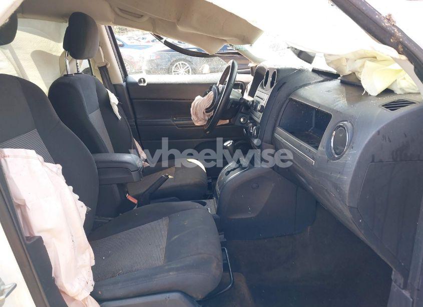 Photo 5 of 2015 Jeep Patriot LATITUDE (VIN 1C4NJRFB1FD292517)