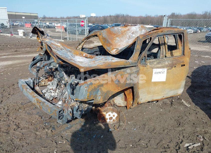 Photo 2 of 2015 Jeep Patriot LATITUDE (VIN 1C4NJRFB1FD303788)