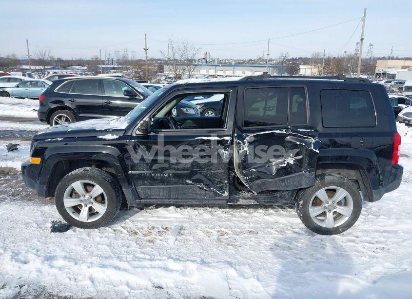 Photo 14 of 2015 Jeep Patriot LATITUDE (VIN 1C4NJRFB1FD376238)