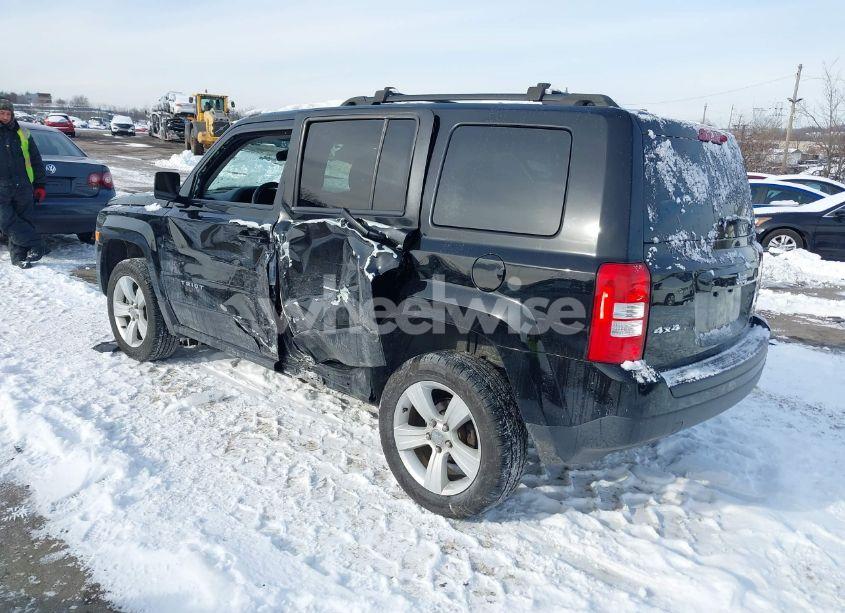 Photo 3 of 2015 Jeep Patriot LATITUDE (VIN 1C4NJRFB1FD376238)