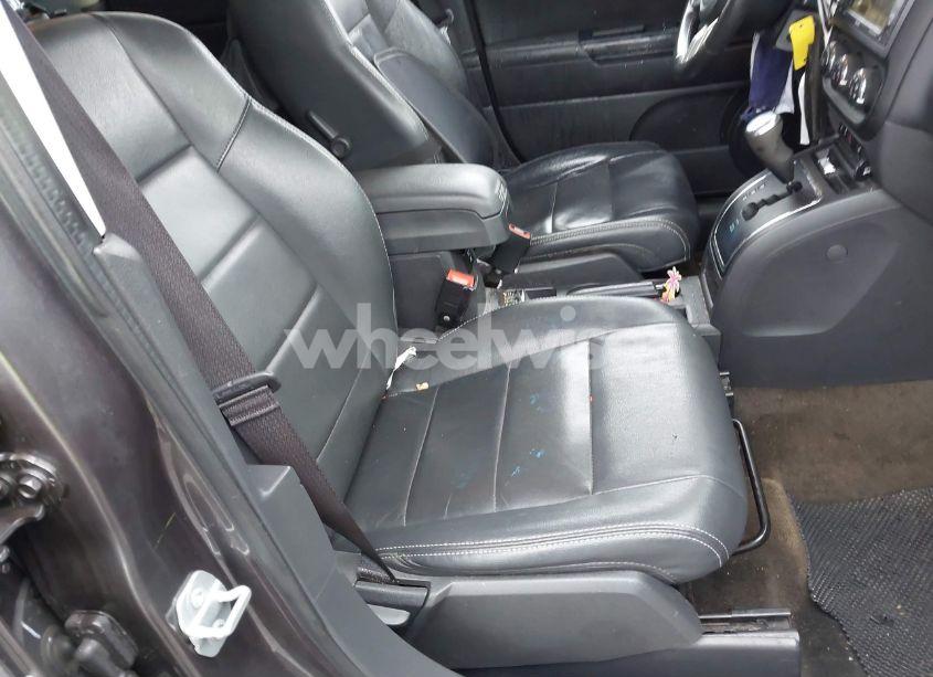 Photo 5 of 2016 Jeep Patriot HIGH ALTITUDE EDITION (VIN 1C4NJRFB1GD581303)