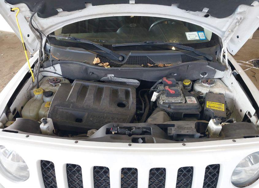 Photo 10 of 2016 Jeep Patriot HIGH ALTITUDE EDITION (VIN 1C4NJRFB1GD595332)