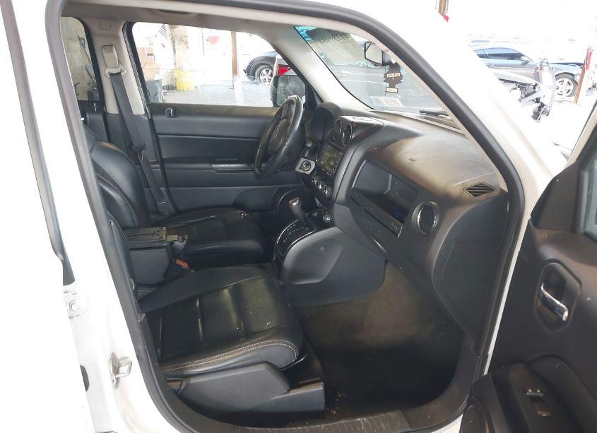 Photo 5 of 2016 Jeep Patriot HIGH ALTITUDE EDITION (VIN 1C4NJRFB1GD595332)