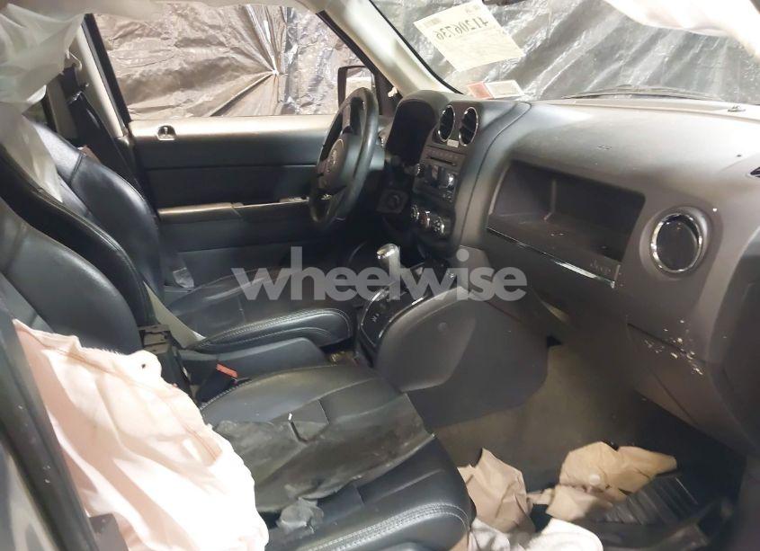 Photo 5 of 2016 Jeep Patriot HIGH ALTITUDE EDITION (VIN 1C4NJRFB1GD805427)