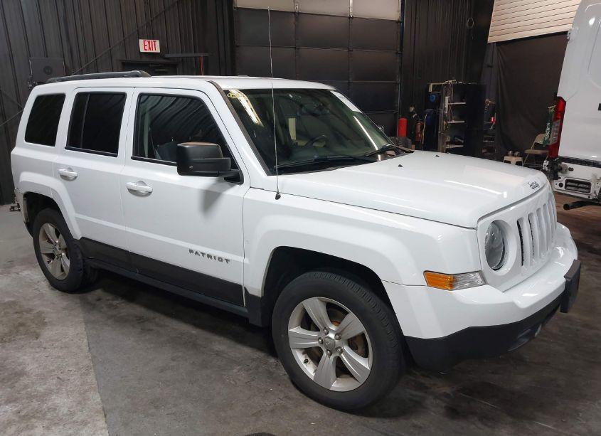 2017 Jeep Patriot LATITUDE 4X4 (VIN 1C4NJRFB1HD162627) main photo