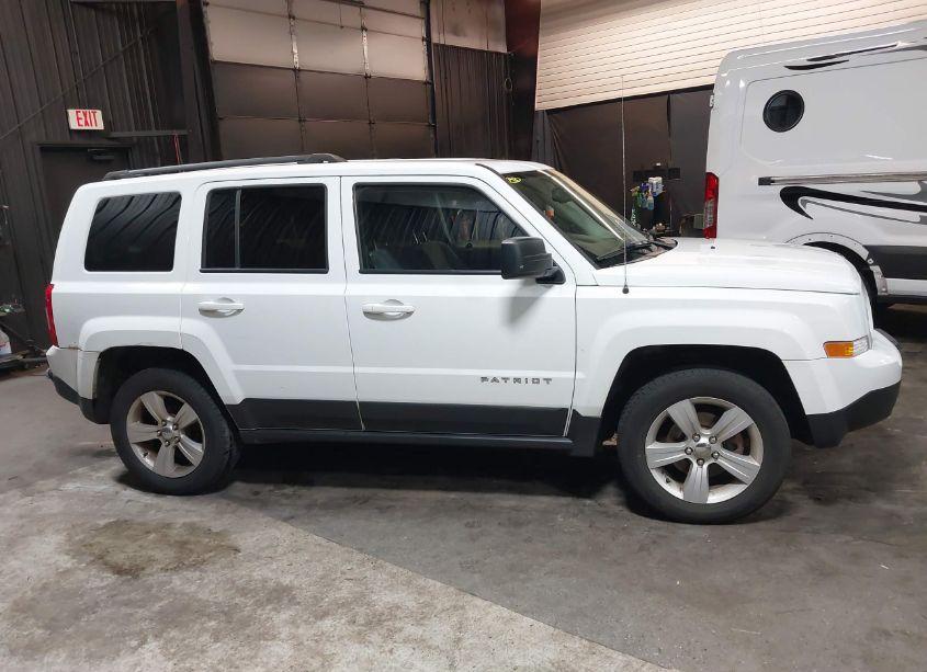 Photo 14 of 2017 Jeep Patriot LATITUDE 4X4 (VIN 1C4NJRFB1HD162627)