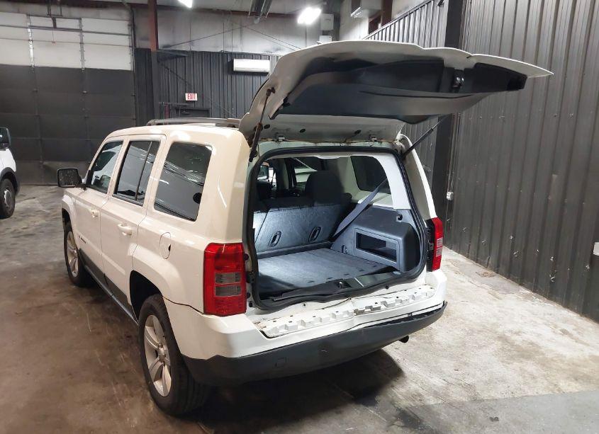 Photo 3 of 2017 Jeep Patriot LATITUDE 4X4 (VIN 1C4NJRFB1HD162627)