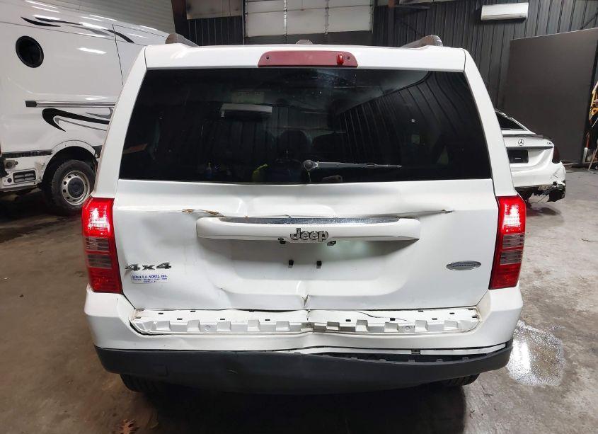 Photo 6 of 2017 Jeep Patriot LATITUDE 4X4 (VIN 1C4NJRFB1HD162627)