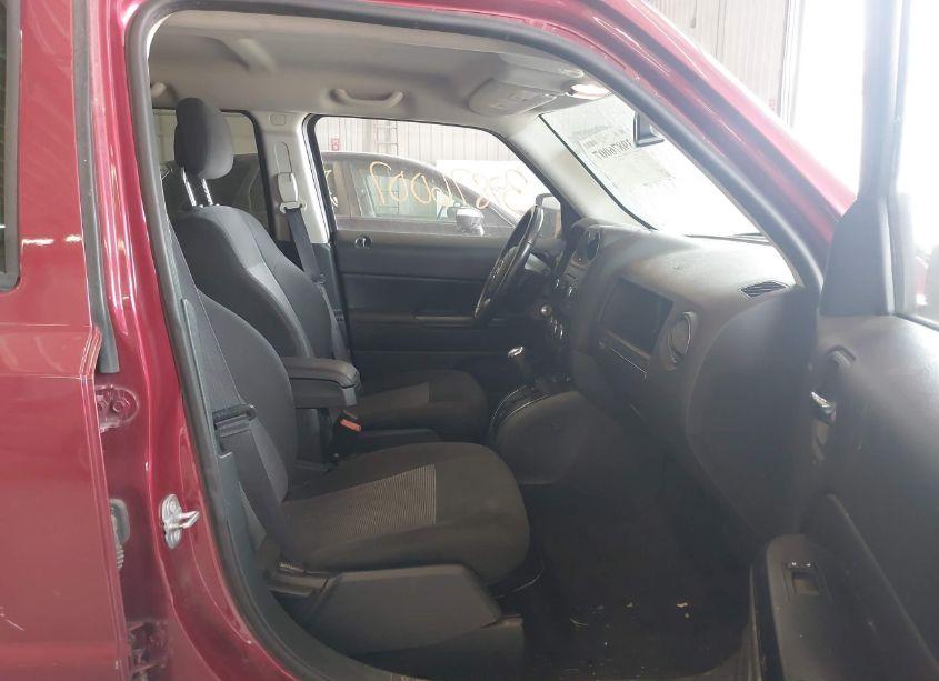 Photo 5 of 2017 Jeep Patriot LATITUDE 4X4 (VIN 1C4NJRFB1HD175085)