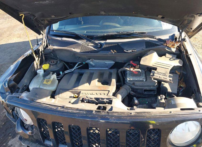 Photo 10 of 2012 Jeep Patriot LATITUDE (VIN 1C4NJRFB2CD564083)