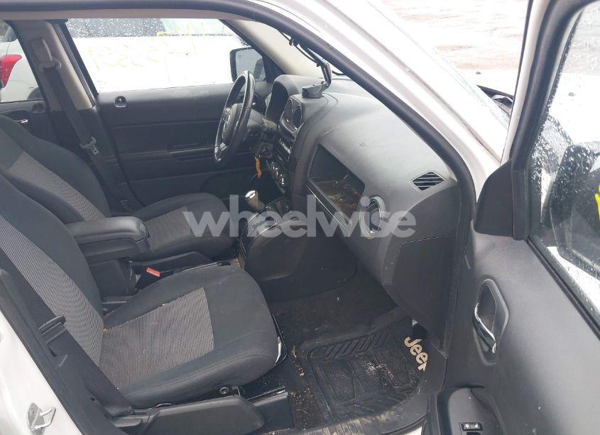 Photo 5 of 2013 Jeep Patriot LATITUDE (VIN 1C4NJRFB2DD129114)