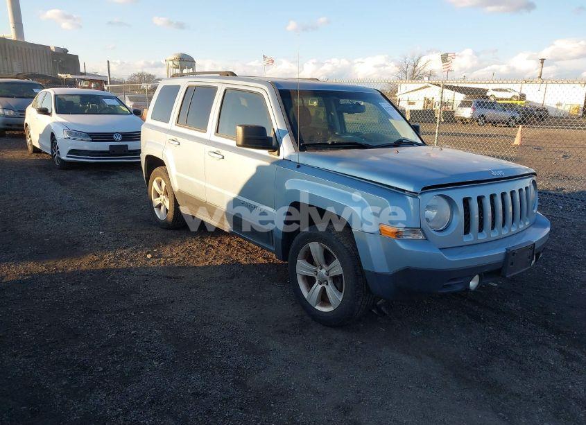 2013 Jeep Patriot LATITUDE (VIN 1C4NJRFB2DD279918) main photo