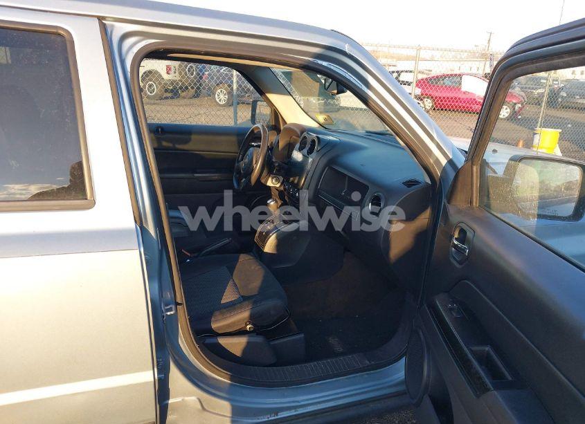 Photo 5 of 2013 Jeep Patriot LATITUDE (VIN 1C4NJRFB2DD279918)