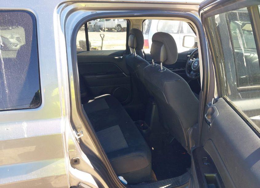 Photo 8 of 2014 Jeep Patriot LATITUDE (VIN 1C4NJRFB2ED629646)