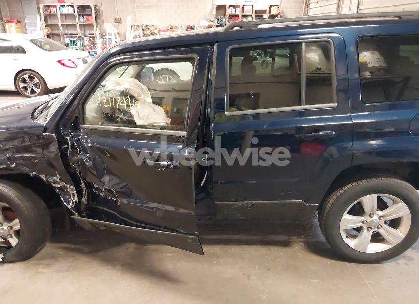 Photo 14 of 2014 Jeep Patriot LATITUDE (VIN 1C4NJRFB2ED693945)