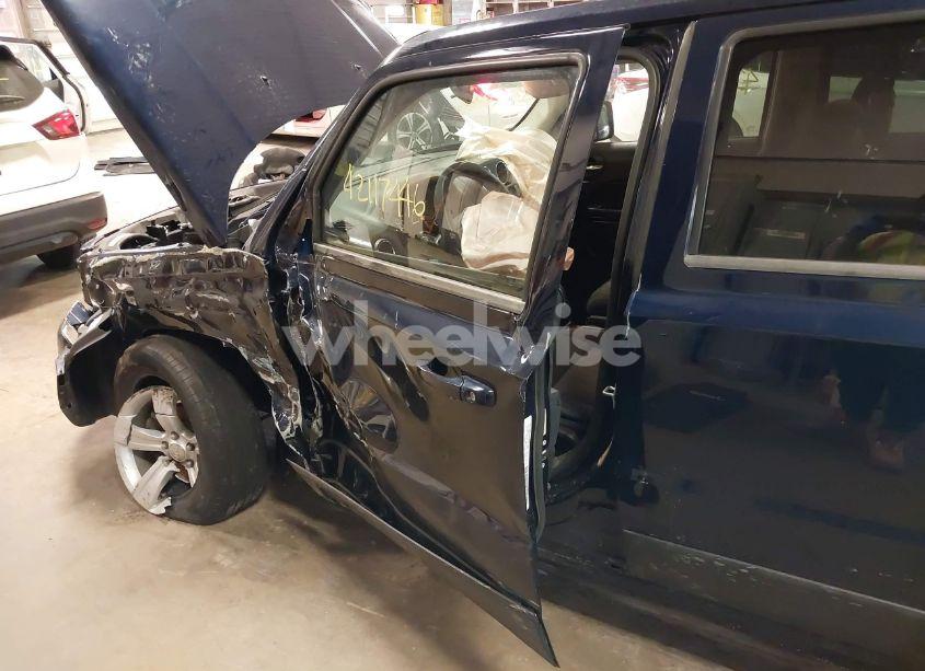 Photo 6 of 2014 Jeep Patriot LATITUDE (VIN 1C4NJRFB2ED693945)