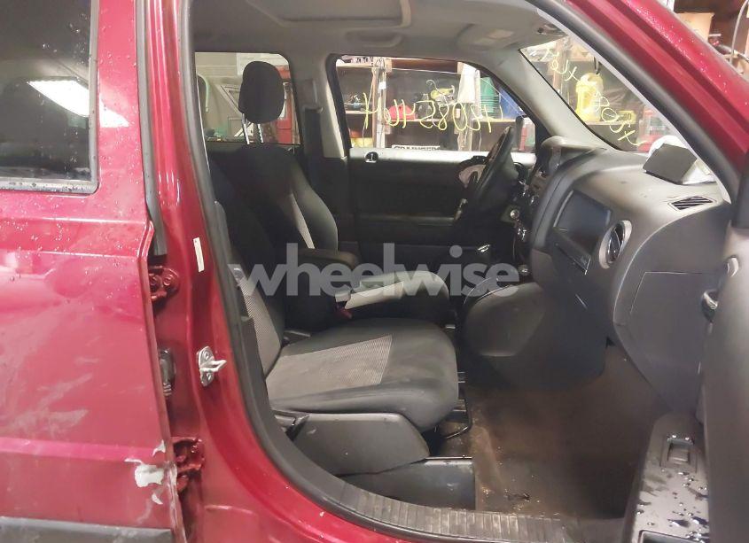 Photo 5 of 2014 Jeep Patriot LATITUDE (VIN 1C4NJRFB2ED884653)