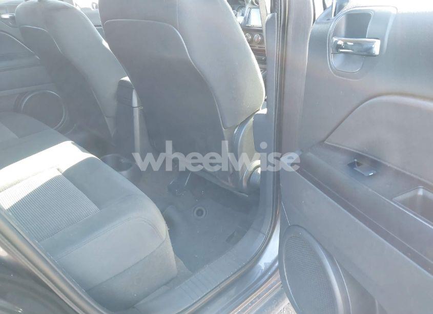 Photo 8 of 2014 Jeep Patriot LATITUDE (VIN 1C4NJRFB2ED886239)