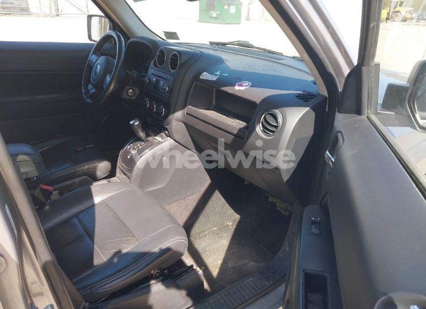 Photo 5 of 2015 Jeep Patriot HIGH ALTITUDE EDITION (VIN 1C4NJRFB2FD168448)