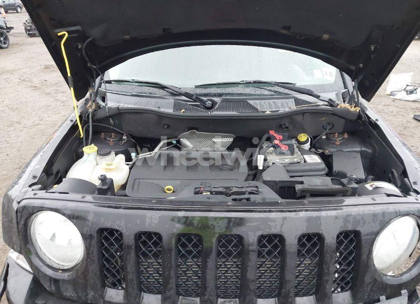 Photo 10 of 2016 Jeep Patriot LATITUDE (VIN 1C4NJRFB2GD776262)