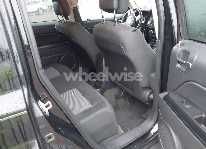 Photo 8 of 2016 Jeep Patriot LATITUDE (VIN 1C4NJRFB2GD776262)