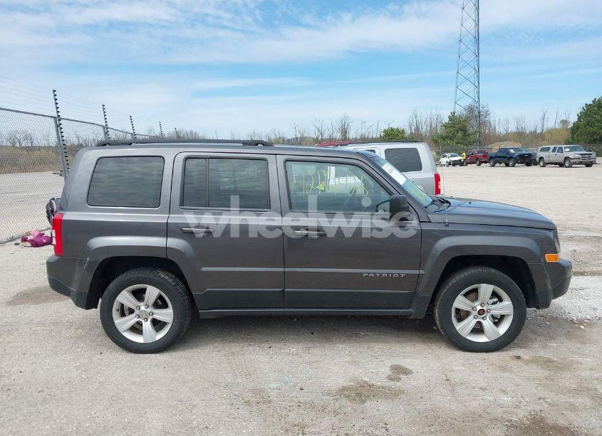 Photo 13 of 2014 Jeep Patriot LATITUDE (VIN 1C4NJRFB3ED731313)