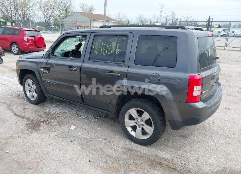 Photo 3 of 2014 Jeep Patriot LATITUDE (VIN 1C4NJRFB3ED731313)