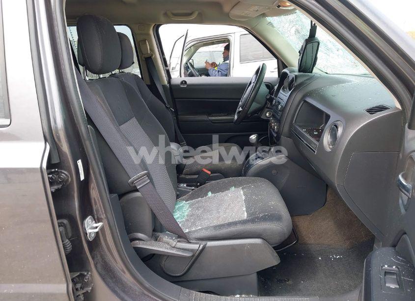 Photo 5 of 2014 Jeep Patriot LATITUDE (VIN 1C4NJRFB3ED731313)