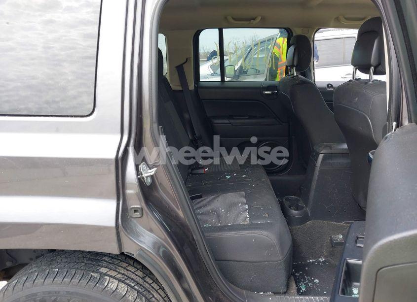 Photo 8 of 2014 Jeep Patriot LATITUDE (VIN 1C4NJRFB3ED731313)