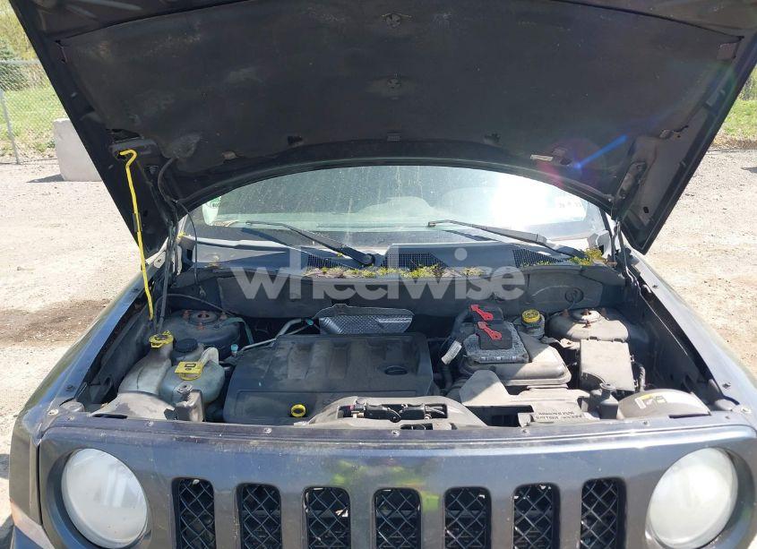 Photo 10 of 2014 Jeep Patriot LATITUDE (VIN 1C4NJRFB3ED803417)