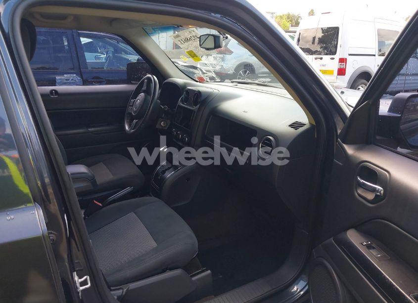 Photo 5 of 2014 Jeep Patriot LATITUDE (VIN 1C4NJRFB3ED821108)