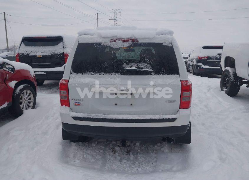 Photo 17 of 2015 Jeep Patriot LATITUDE (VIN 1C4NJRFB3FD169382)