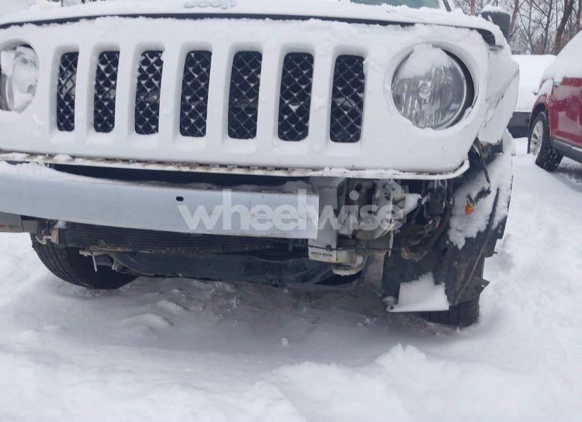 Photo 18 of 2015 Jeep Patriot LATITUDE (VIN 1C4NJRFB3FD169382)
