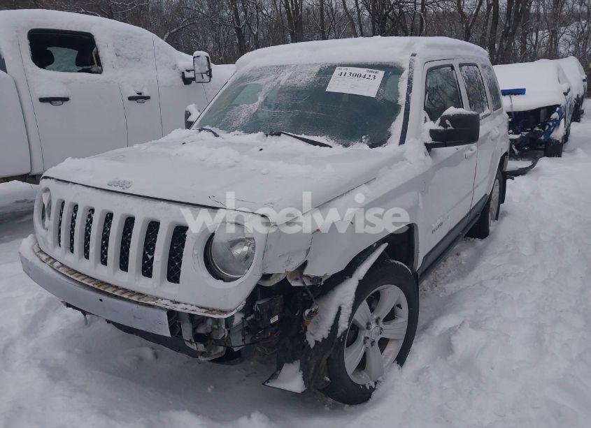 Photo 2 of 2015 Jeep Patriot LATITUDE (VIN 1C4NJRFB3FD169382)