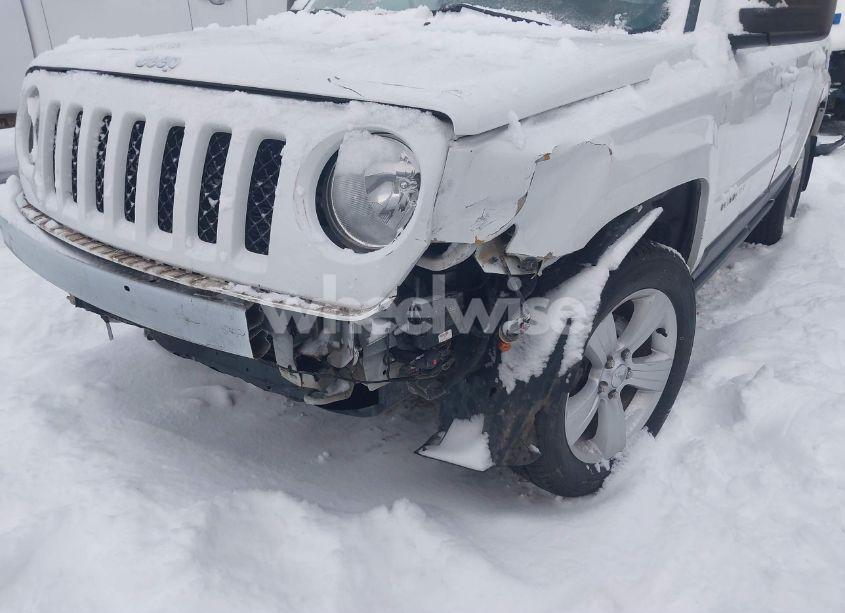 Photo 6 of 2015 Jeep Patriot LATITUDE (VIN 1C4NJRFB3FD169382)