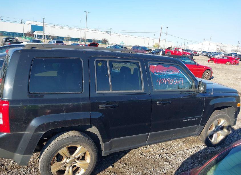 Photo 13 of 2015 Jeep Patriot LATITUDE (VIN 1C4NJRFB3FD239883)