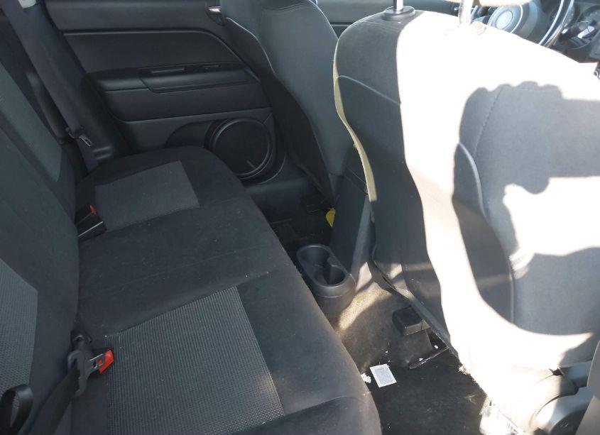 Photo 8 of 2015 Jeep Patriot LATITUDE (VIN 1C4NJRFB3FD239883)