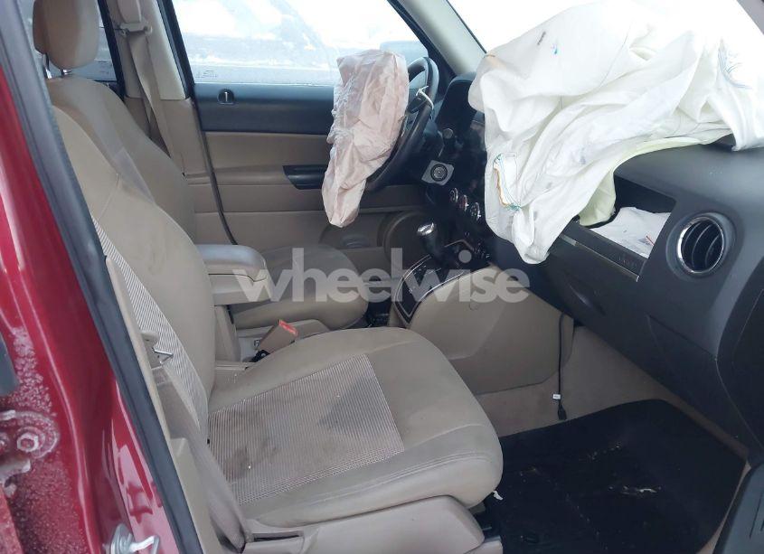 Photo 5 of 2016 Jeep Patriot LATITUDE (VIN 1C4NJRFB3GD639444)