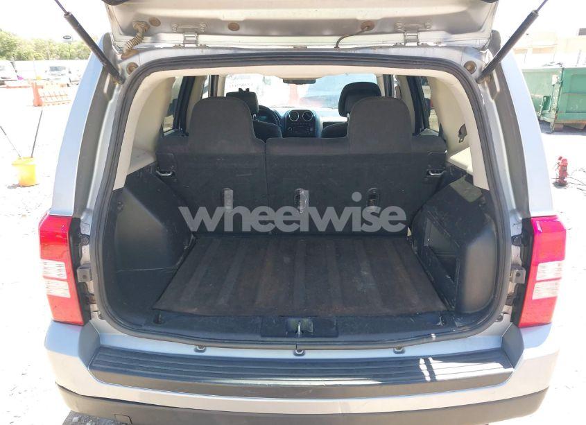 Photo 16 of 2016 Jeep Patriot LATITUDE (VIN 1C4NJRFB3GD767635)