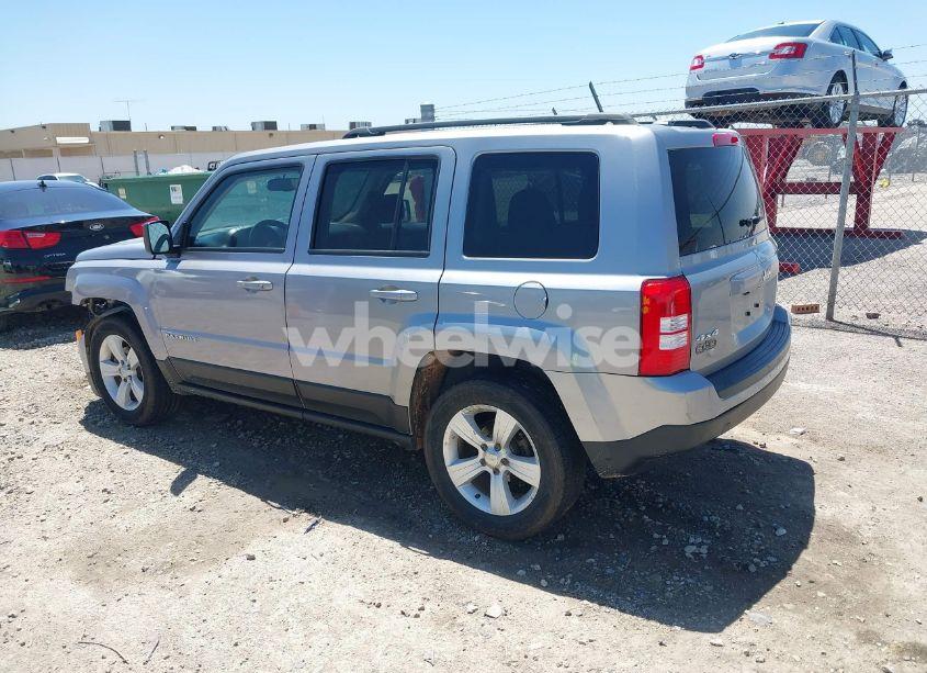 Photo 3 of 2016 Jeep Patriot LATITUDE (VIN 1C4NJRFB3GD767635)