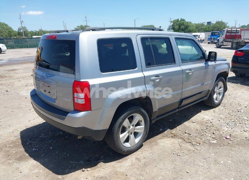 Photo 4 of 2016 Jeep Patriot LATITUDE (VIN 1C4NJRFB3GD767635)