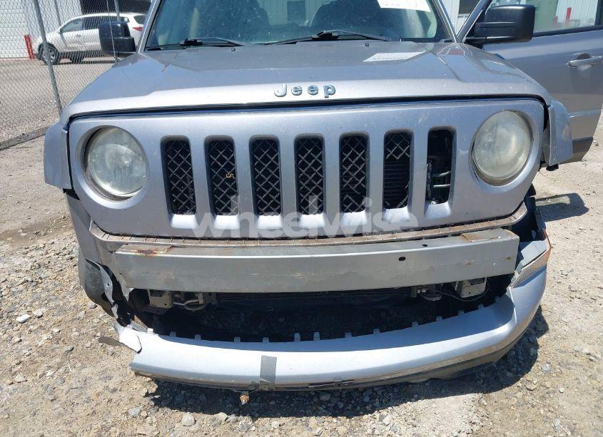 Photo 6 of 2016 Jeep Patriot LATITUDE (VIN 1C4NJRFB3GD767635)