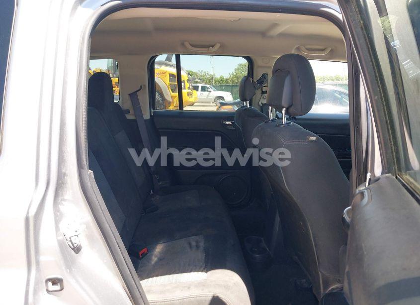 Photo 8 of 2016 Jeep Patriot LATITUDE (VIN 1C4NJRFB3GD767635)