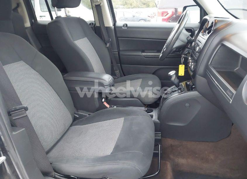 Photo 5 of 2014 Jeep Patriot LATITUDE (VIN 1C4NJRFB4ED616395)