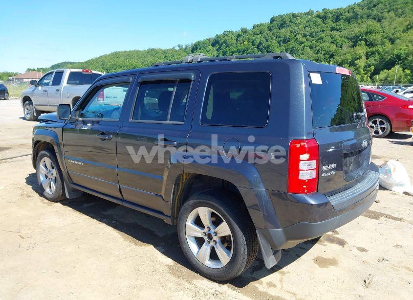 Photo 3 of 2014 Jeep Patriot LATITUDE (VIN 1C4NJRFB4ED660820)