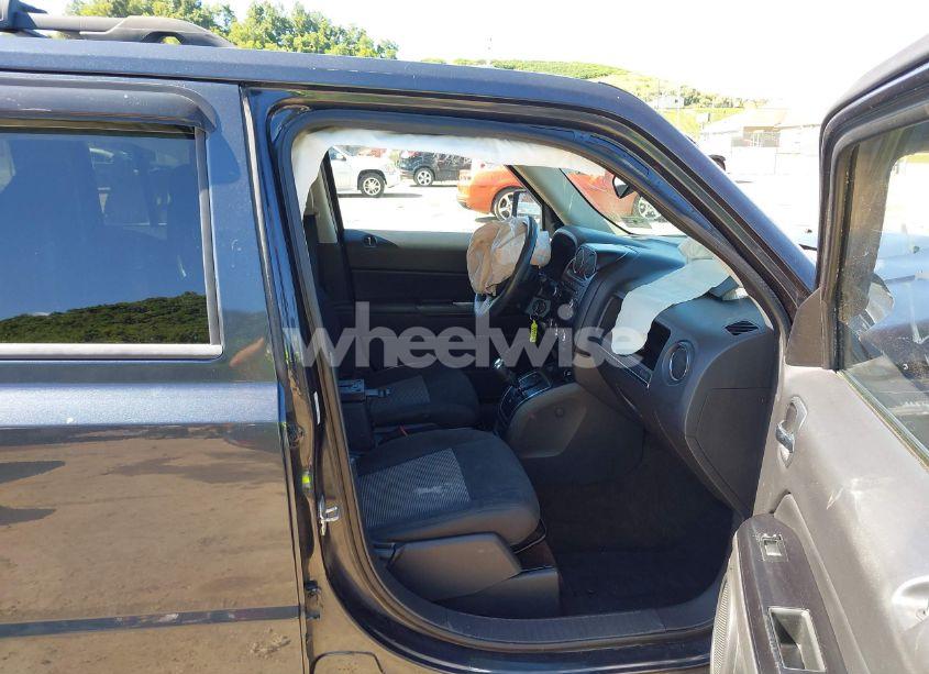 Photo 5 of 2014 Jeep Patriot LATITUDE (VIN 1C4NJRFB4ED660820)