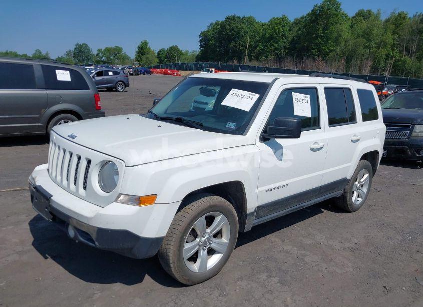 Photo 2 of 2014 Jeep Patriot LATITUDE (VIN 1C4NJRFB4ED664561)